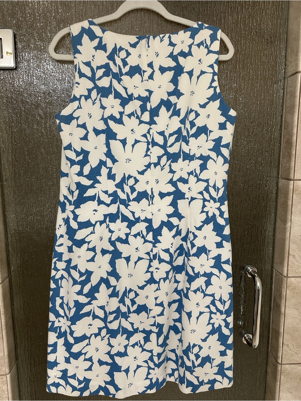 Talbots Blue and White Floral Shift Dress - Picture 14 of 15